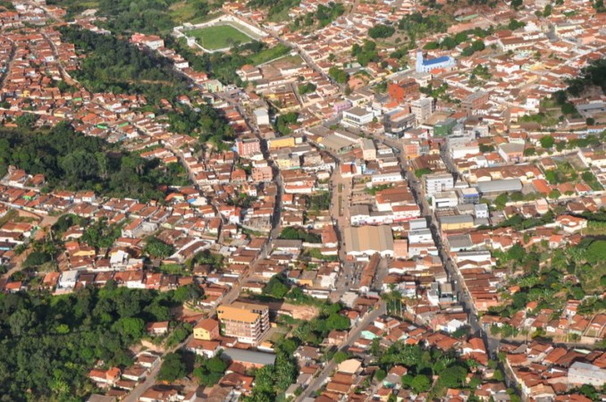 Capelinha libera funcionamento de bares e restaurantes até 23h59min