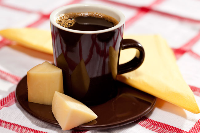 Condições climáticas e alta demanda devem manter preço do café elevado
