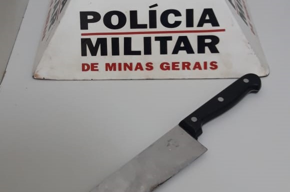 Militar de folga evita atentado contra a vida de funcionária de supermercado em Capelinha
