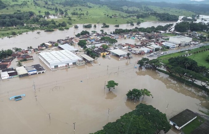 Bahia estima em R$ 2 bilhões o custo para reconstruir casas e estradas