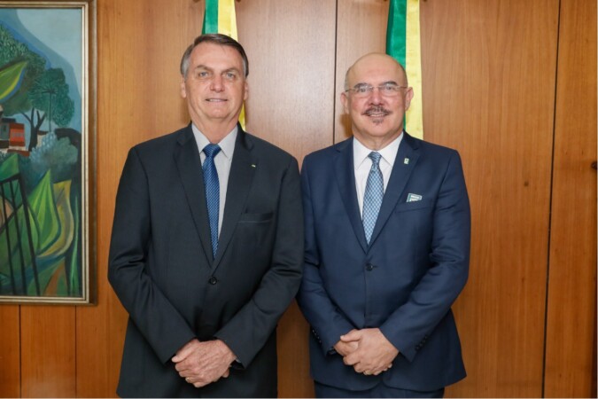 Ministro da Educação pede exoneração do cargo