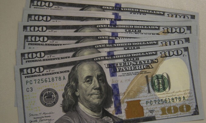 Dólar cai para R$ 4,75