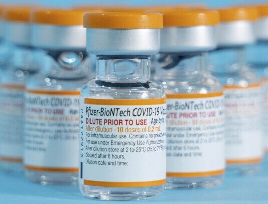 Anvisa aprova vacina da Pfizer contra Covid-19 para crianças de 6 meses a 4 anos