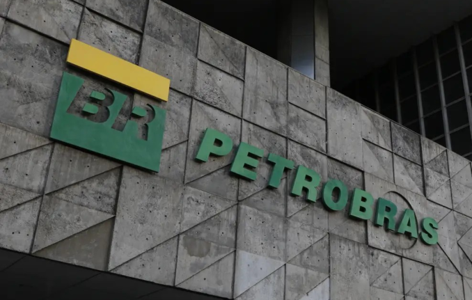 Petrobras anuncia convocação de mais 1.780 aprovados em concurso para cargos de nível técnico