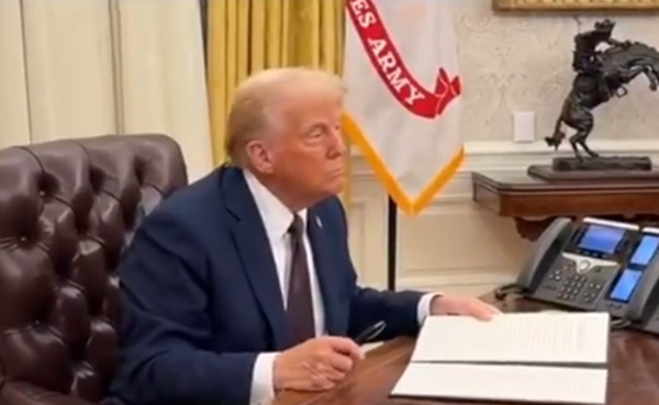 Juiz Federal bloqueia decreto de Trump sobre cidadania por direito de nascimento